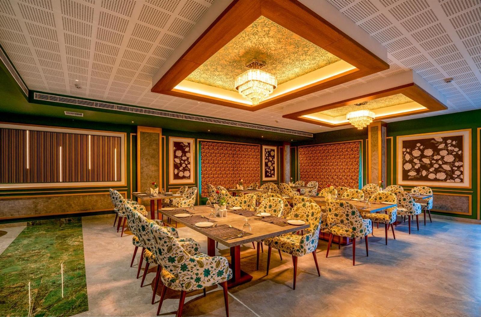 Hotel Grand Avenue Pambadi エクステリア 写真